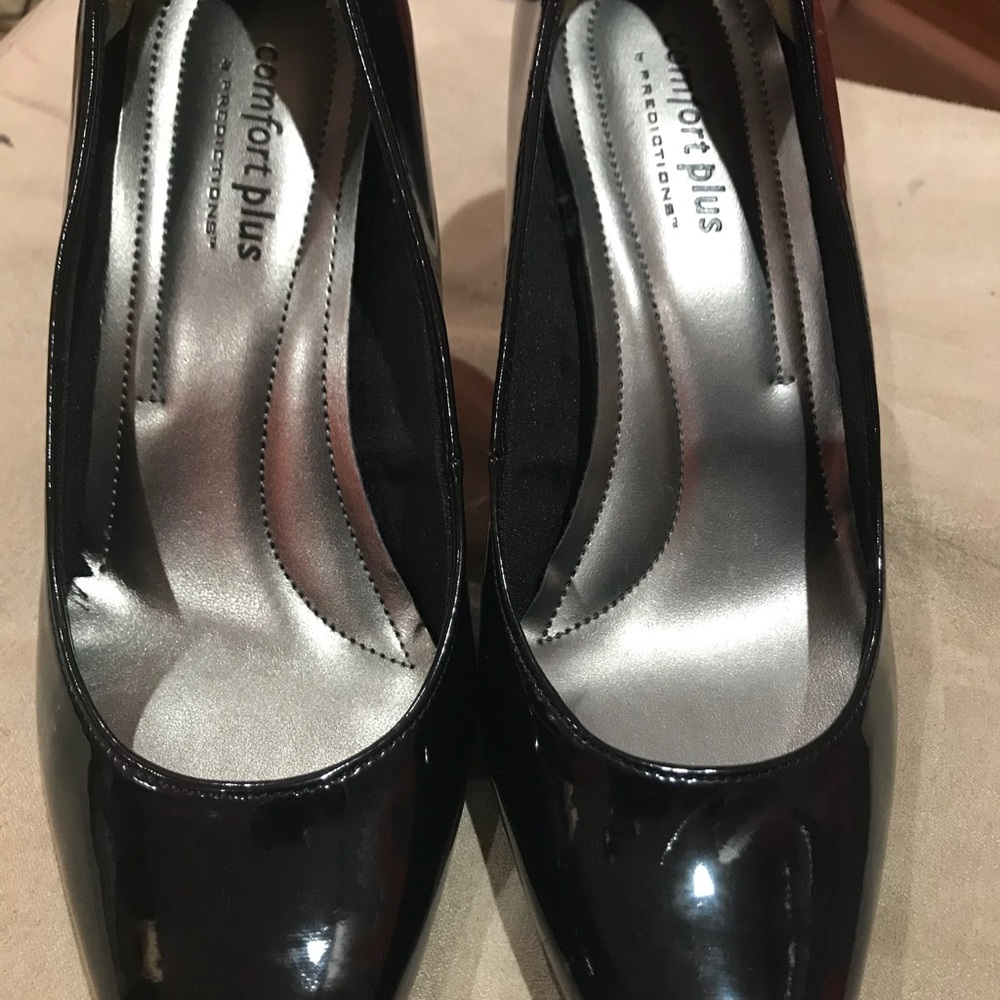 Heels - Picture 3 of 4